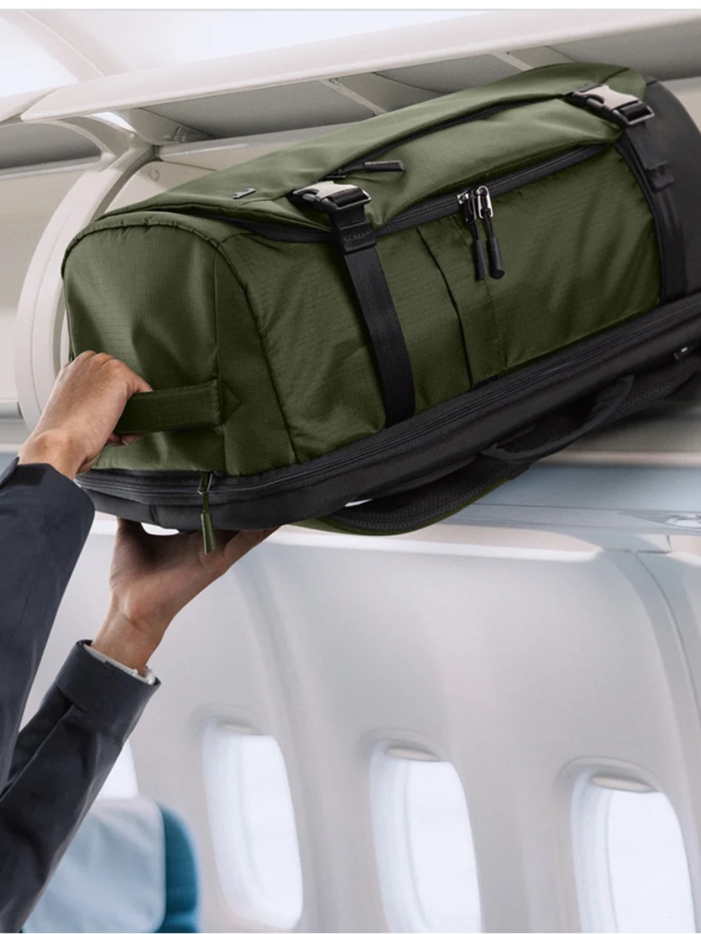 NWT TOMTOC Navigator-T66 Liteway Travel Backpack 40L - Olive Green - Picture 10 of 16